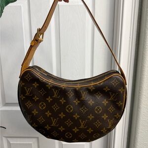 Louis Vuitton MM Croissant